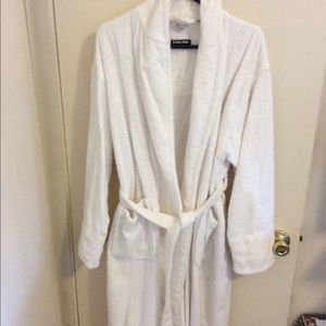 White Bathrobe NWOT